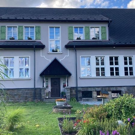 Apartmany Ceska Skola Lipova  Екстериор снимка