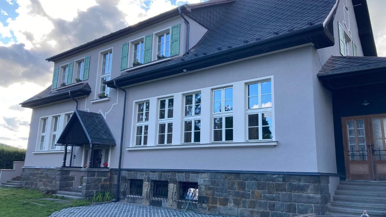 Apartmany Ceska Skola Lipova  Екстериор снимка
