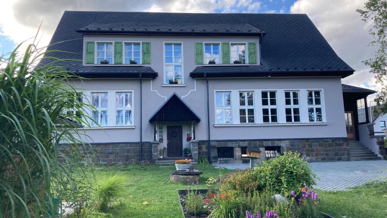 Apartmany Ceska Skola Lipova  Екстериор снимка